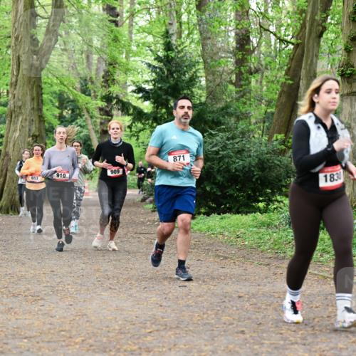 19.04.2026 - Hammer Lauf Dr. Thomas Lammeyer http://msf.ph/oto/9533726 19.04.2026 10:15:01 Laufen 910, 653, 909, 871, 183 meine-sportfotos.de