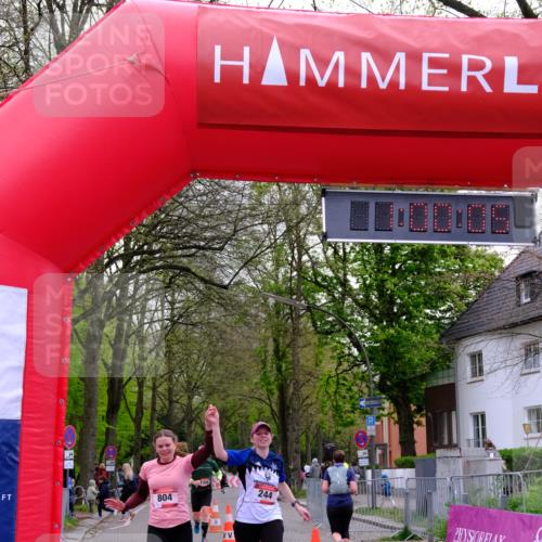 19.04.2026 - Hammer Lauf Tim E. http://msf.ph/oto/9535330 19.04.2026 10:45:13 Ziel 229, 230, 244, 289, 804, 1009 meine-sportfotos.de