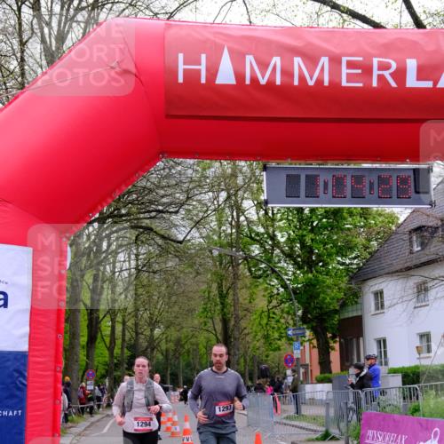 19.04.2026 - Hammer Lauf Tim E. http://msf.ph/oto/9535893 19.04.2026 10:49:37 Ziel 301, 441, 1293, 1294 meine-sportfotos.de