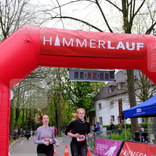 19.04.2026 - Hammer Lauf Tim E. http://msf.ph/oto/9536028 19.04.2026 10:50:25 Ziel 909, 910, 1639 meine-sportfotos.de