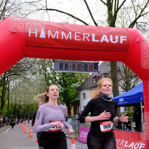 19.04.2026 - Hammer Lauf Tim E. http://msf.ph/oto/9536037 19.04.2026 10:50:25 Ziel 909, 910, 1639 meine-sportfotos.de