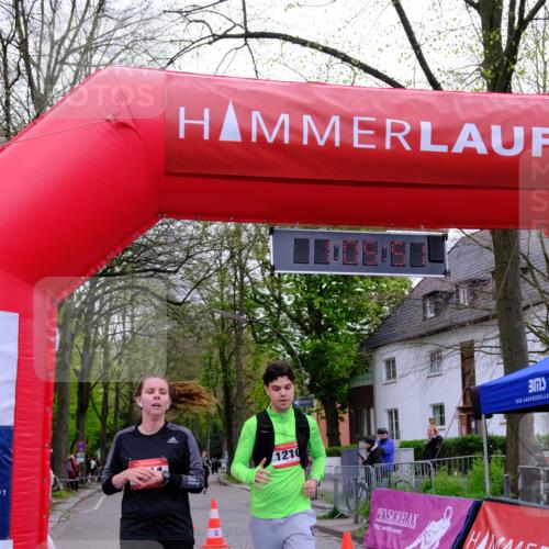 19.04.2026 - Hammer Lauf Tim E. http://msf.ph/oto/9536095 19.04.2026 10:50:59 Ziel 328, 557, 782, 1210, 1211 meine-sportfotos.de