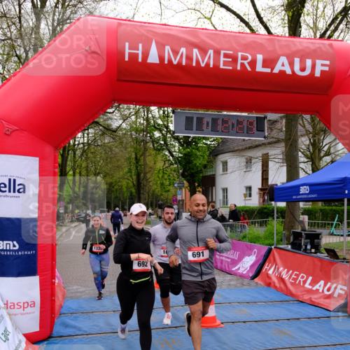 19.04.2026 - Hammer Lauf Tim E. http://msf.ph/oto/9536794 19.04.2026 10:57:37 Ziel 691, 692, 1335, 1633 meine-sportfotos.de