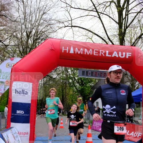 19.04.2026 - Hammer Lauf Tim E. http://msf.ph/oto/9537422 19.04.2026 11:05:05 Ziel 13, 14, 15, 21, 113, 269, 335, 349, 351, 1300 meine-sportfotos.de