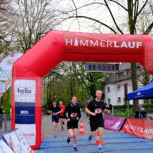 19.04.2026 - Hammer Lauf Tim E. http://msf.ph/oto/9537435 19.04.2026 11:05:12 Ziel 7, 20, 25, 157, 602, 1300 meine-sportfotos.de