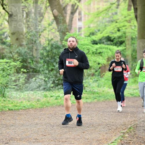 19.04.2026 - Hammer Lauf Dr. Thomas Lammeyer http://msf.ph/oto/9541659 19.04.2026 10:47:41 Laufen 901, 1211, 1210, 1014 meine-sportfotos.de