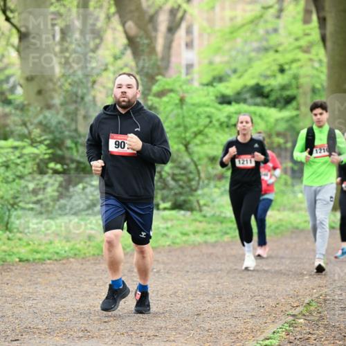 19.04.2026 - Hammer Lauf Dr. Thomas Lammeyer http://msf.ph/oto/9541663 19.04.2026 10:47:42 Laufen 1211, 1210 meine-sportfotos.de