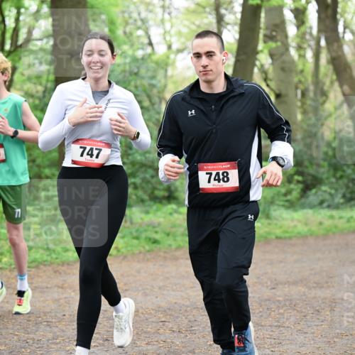 19.04.2026 - Hammer Lauf Dr. Thomas Lammeyer http://msf.ph/oto/9542163 19.04.2026 10:51:02 Laufen 747, 748 meine-sportfotos.de