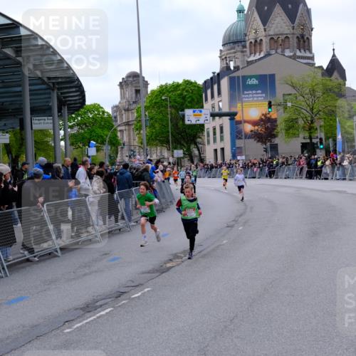 25.04.2026 - Das Zehntel Tim E. http://msf.ph/oto/9567259 25.04.2026 08:48:16 Ziel 1587, 1696, 2042, 2053, 2058, 2796, 2815, 3222, 3302, 3574, 3699, 4063 meine-sportfotos.de