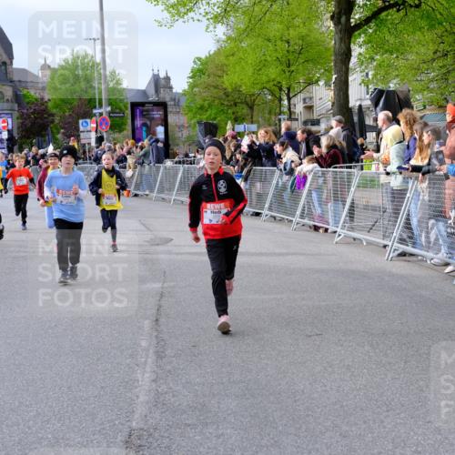 25.04.2026 - Das Zehntel Tim E. http://msf.ph/oto/9569297 25.04.2026 08:57:00 Ziel 1088, 1182, 1189, 1191, 1196, 1271, 1338, 1468, 1573, 1580, 1747, 1763, 1815, 1820, 1924, 1946, 1986, 1991, 2020, 2026, 2038, 2070, 2073, 2165, 2311, 2436, 2444, 2446, 2479, 2486, 2562, 2583, 2734, 2737, 2852, 2908, 2941, 2953, 2963, 3038, 3064, 3195, 3211, 3254, 3456, 3515, 3655, 3660, 3730, 3755, 3812, 3884, 3938, 3939, 4018, 4056, 4064, 4065, 4072 meine-sportfotos.de
