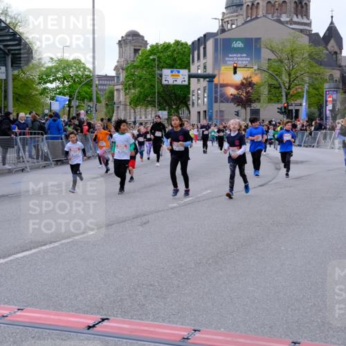 25.04.2026 - Das Zehntel Tim E. http://msf.ph/oto/9570119 25.04.2026 09:00:47 Ziel 1406, 1450, 1493, 1635, 1643, 1678, 1751, 1893, 1919, 2138, 2154, 2240, 2350, 2493, 2587, 2627, 2628, 2645, 2653, 2720, 2724, 2743, 2843, 2879, 2967, 3054, 3055, 3471, 3474, 3488, 3514, 3540, 3878, 3925, 4004 meine-sportfotos.de