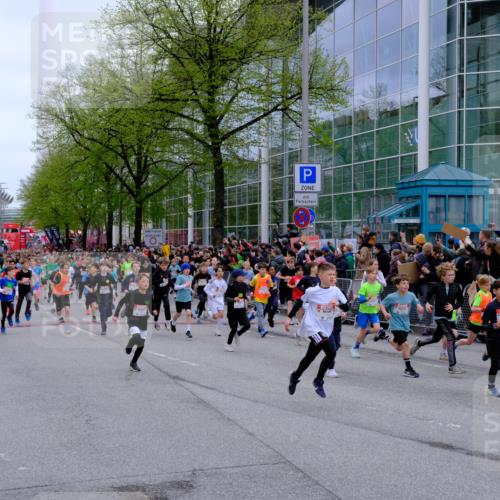 25.04.2026 - Das Zehntel Tim E. http://msf.ph/oto/9572032 25.04.2026 10:30:48 Ziel  meine-sportfotos.de