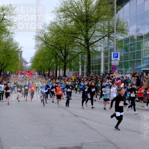 25.04.2026 - Das Zehntel Tim E. http://msf.ph/oto/9572037 25.04.2026 10:30:49 Ziel  meine-sportfotos.de