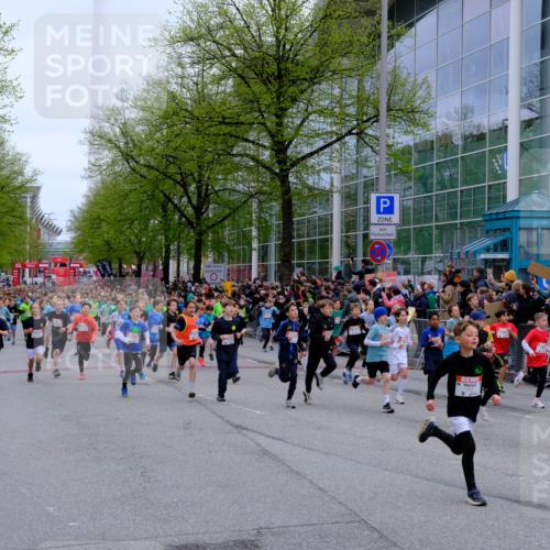 25.04.2026 - Das Zehntel Tim E. http://msf.ph/oto/9572039 25.04.2026 10:30:49 Ziel  meine-sportfotos.de