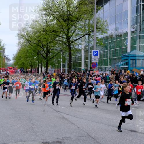 25.04.2026 - Das Zehntel Tim E. http://msf.ph/oto/9572040 25.04.2026 10:30:49 Ziel  meine-sportfotos.de