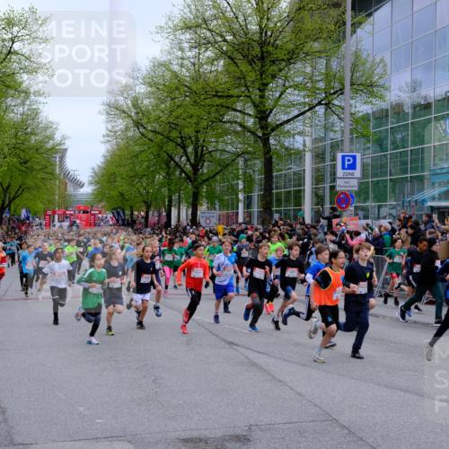 25.04.2026 - Das Zehntel Tim E. http://msf.ph/oto/9572049 25.04.2026 10:30:50 Ziel  meine-sportfotos.de