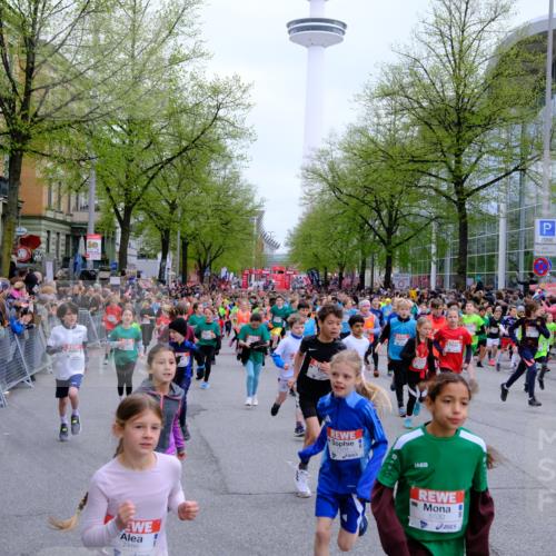 25.04.2026 - Das Zehntel Tim E. http://msf.ph/oto/9572179 25.04.2026 10:31:12 Ziel  meine-sportfotos.de