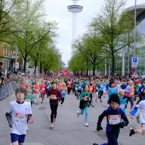 25.04.2026 - Das Zehntel Tim E. http://msf.ph/oto/9572186 25.04.2026 10:31:13 Ziel  meine-sportfotos.de