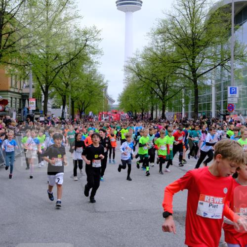 25.04.2026 - Das Zehntel Tim E. http://msf.ph/oto/9572209 25.04.2026 10:31:17 Ziel  meine-sportfotos.de