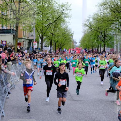25.04.2026 - Das Zehntel Tim E. http://msf.ph/oto/9572300 25.04.2026 10:31:34 Ziel  meine-sportfotos.de