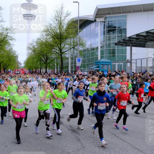 25.04.2026 - Das Zehntel Tim E. http://msf.ph/oto/9572369 25.04.2026 10:31:48 Ziel  meine-sportfotos.de