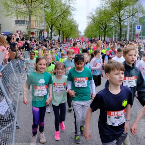 25.04.2026 - Das Zehntel Tim E. http://msf.ph/oto/9572520 25.04.2026 10:32:13 Ziel  meine-sportfotos.de