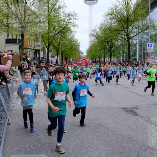25.04.2026 - Das Zehntel Tim E. http://msf.ph/oto/9572815 25.04.2026 10:33:53 Ziel  meine-sportfotos.de