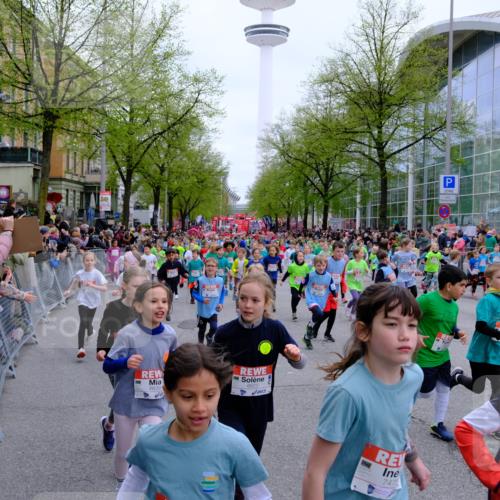 25.04.2026 - Das Zehntel Tim E. http://msf.ph/oto/9572831 25.04.2026 10:33:56 Ziel  meine-sportfotos.de