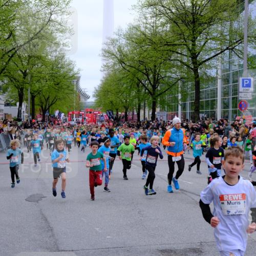 25.04.2026 - Das Zehntel Tim E. http://msf.ph/oto/9573079 25.04.2026 10:35:26 Ziel  meine-sportfotos.de