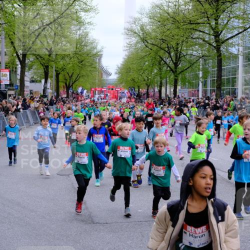 25.04.2026 - Das Zehntel Tim E. http://msf.ph/oto/9573129 25.04.2026 10:35:36 Ziel  meine-sportfotos.de