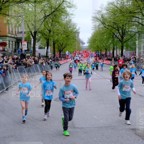 25.04.2026 - Das Zehntel Tim E. http://msf.ph/oto/9573311 25.04.2026 10:36:08 Ziel  meine-sportfotos.de