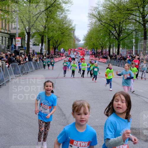 25.04.2026 - Das Zehntel Tim E. http://msf.ph/oto/9573327 25.04.2026 10:36:10 Ziel  meine-sportfotos.de