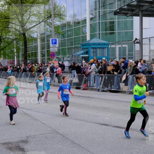 25.04.2026 - Das Zehntel Tim E. http://msf.ph/oto/9573366 25.04.2026 10:36:17 Ziel  meine-sportfotos.de
