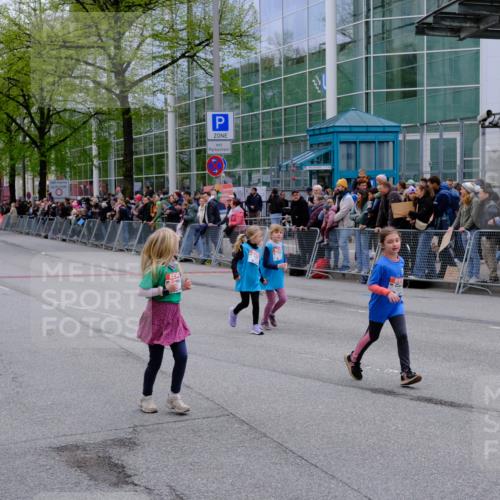 25.04.2026 - Das Zehntel Tim E. http://msf.ph/oto/9573369 25.04.2026 10:36:18 Ziel  meine-sportfotos.de