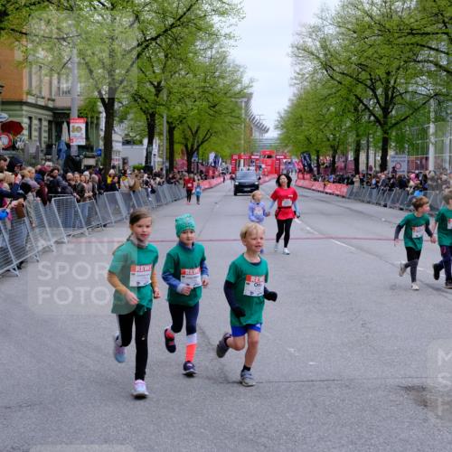 25.04.2026 - Das Zehntel Tim E. http://msf.ph/oto/9573393 25.04.2026 10:36:23 Ziel  meine-sportfotos.de