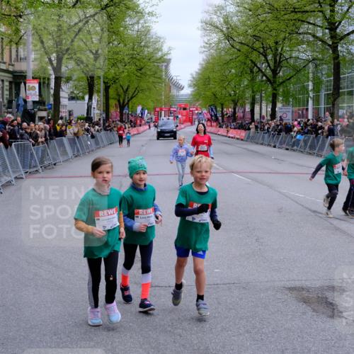 25.04.2026 - Das Zehntel Tim E. http://msf.ph/oto/9573398 25.04.2026 10:36:24 Ziel  meine-sportfotos.de