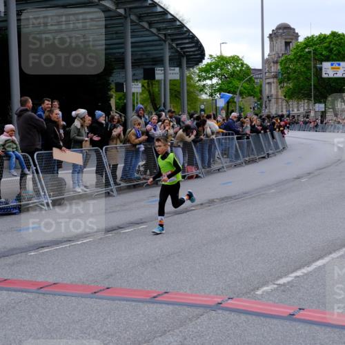 25.04.2026 - Das Zehntel Tim E. http://msf.ph/oto/9573416 25.04.2026 10:45:29 Ziel 6086 meine-sportfotos.de