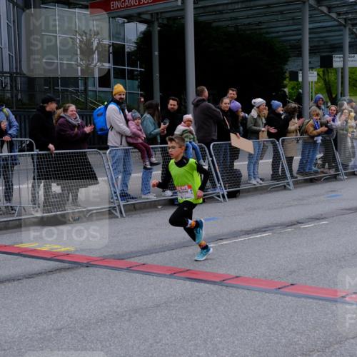 25.04.2026 - Das Zehntel Tim E. http://msf.ph/oto/9573423 25.04.2026 10:45:30 Ziel 6086 meine-sportfotos.de
