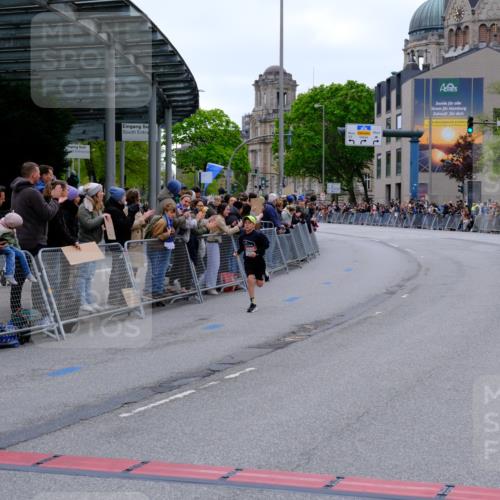 25.04.2026 - Das Zehntel Tim E. http://msf.ph/oto/9573428 25.04.2026 10:45:45 Ziel 6937 meine-sportfotos.de