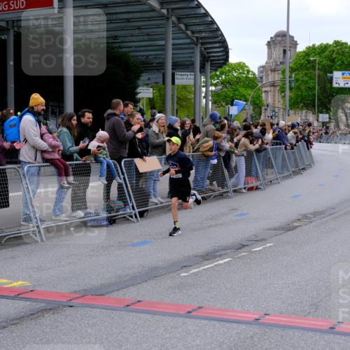 25.04.2026 - Das Zehntel Tim E. http://msf.ph/oto/9573431 25.04.2026 10:45:47 Ziel 6937 meine-sportfotos.de