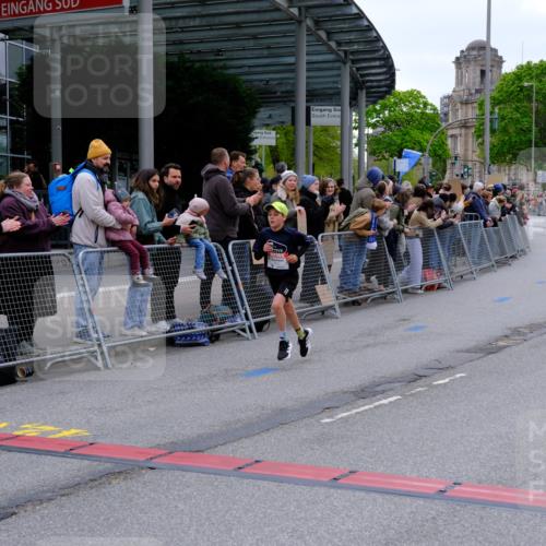 25.04.2026 - Das Zehntel Tim E. http://msf.ph/oto/9573433 25.04.2026 10:45:47 Ziel 6937 meine-sportfotos.de