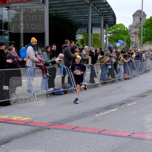 25.04.2026 - Das Zehntel Tim E. http://msf.ph/oto/9573434 25.04.2026 10:45:47 Ziel 6937 meine-sportfotos.de