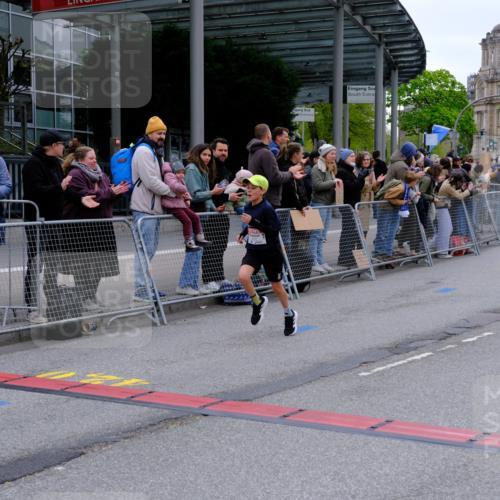 25.04.2026 - Das Zehntel Tim E. http://msf.ph/oto/9573436 25.04.2026 10:45:47 Ziel 6937 meine-sportfotos.de