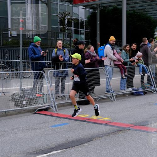 25.04.2026 - Das Zehntel Tim E. http://msf.ph/oto/9573443 25.04.2026 10:45:48 Ziel 6937 meine-sportfotos.de