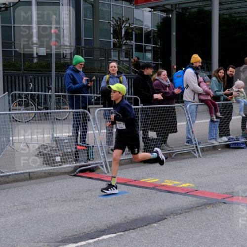 25.04.2026 - Das Zehntel Tim E. http://msf.ph/oto/9573444 25.04.2026 10:45:48 Ziel 6937 meine-sportfotos.de