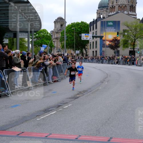 25.04.2026 - Das Zehntel Tim E. http://msf.ph/oto/9573462 25.04.2026 10:46:12 Ziel 5519, 6318, 7967 meine-sportfotos.de