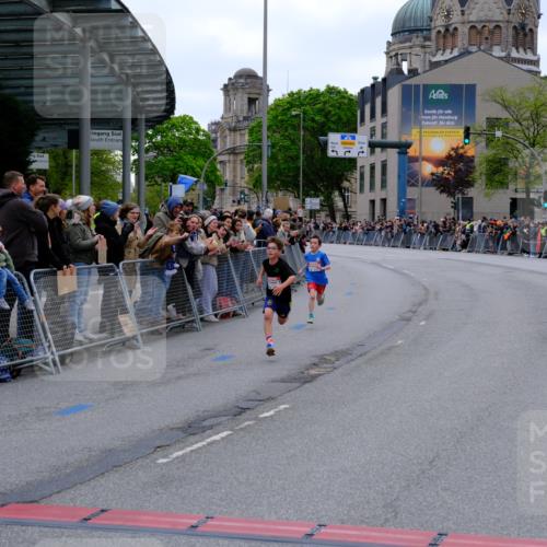 25.04.2026 - Das Zehntel Tim E. http://msf.ph/oto/9573464 25.04.2026 10:46:12 Ziel 5519, 6318, 7967 meine-sportfotos.de