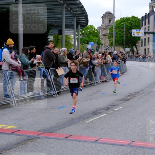 25.04.2026 - Das Zehntel Tim E. http://msf.ph/oto/9573467 25.04.2026 10:46:13 Ziel 5519, 6318, 7967 meine-sportfotos.de