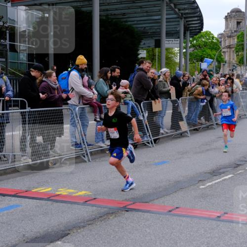 25.04.2026 - Das Zehntel Tim E. http://msf.ph/oto/9573471 25.04.2026 10:46:14 Ziel 5519, 6318, 7967 meine-sportfotos.de