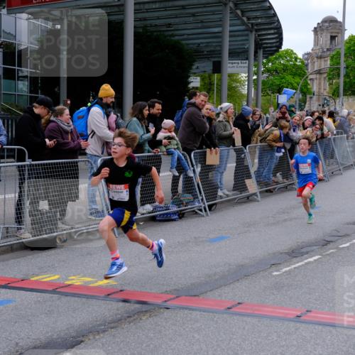 25.04.2026 - Das Zehntel Tim E. http://msf.ph/oto/9573472 25.04.2026 10:46:14 Ziel 5519, 6318, 7967 meine-sportfotos.de